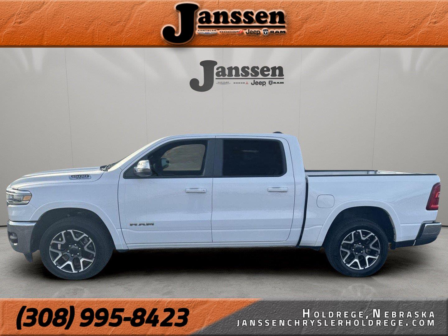 2025 RAM 1500 Laramie Crew Cab 4WD