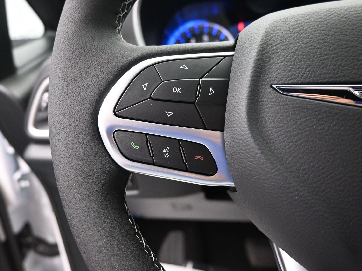 New 2026 Bright White Clearcoat Chrysler Select image 26