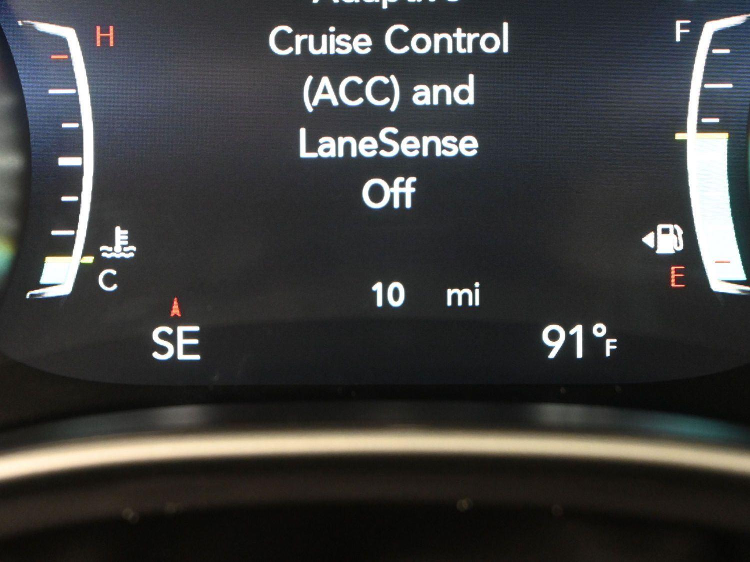 New 2026 Bright White Clearcoat Chrysler Select image 29