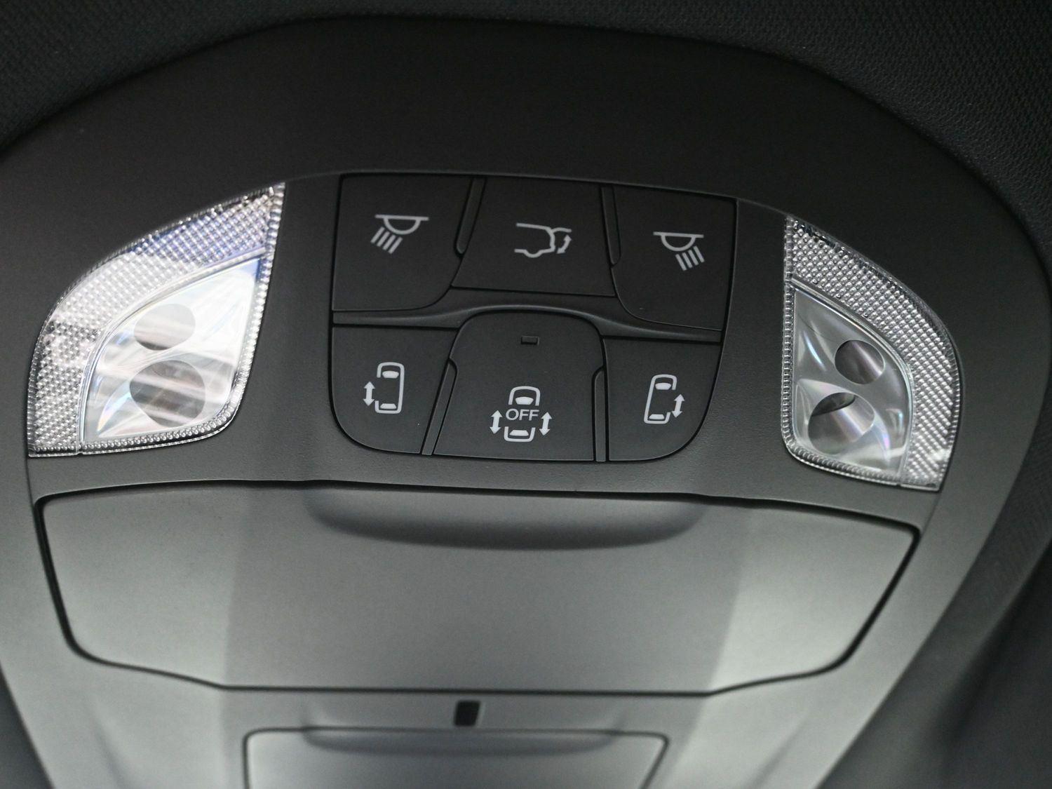 New 2026 Bright White Clearcoat Chrysler Select image 33