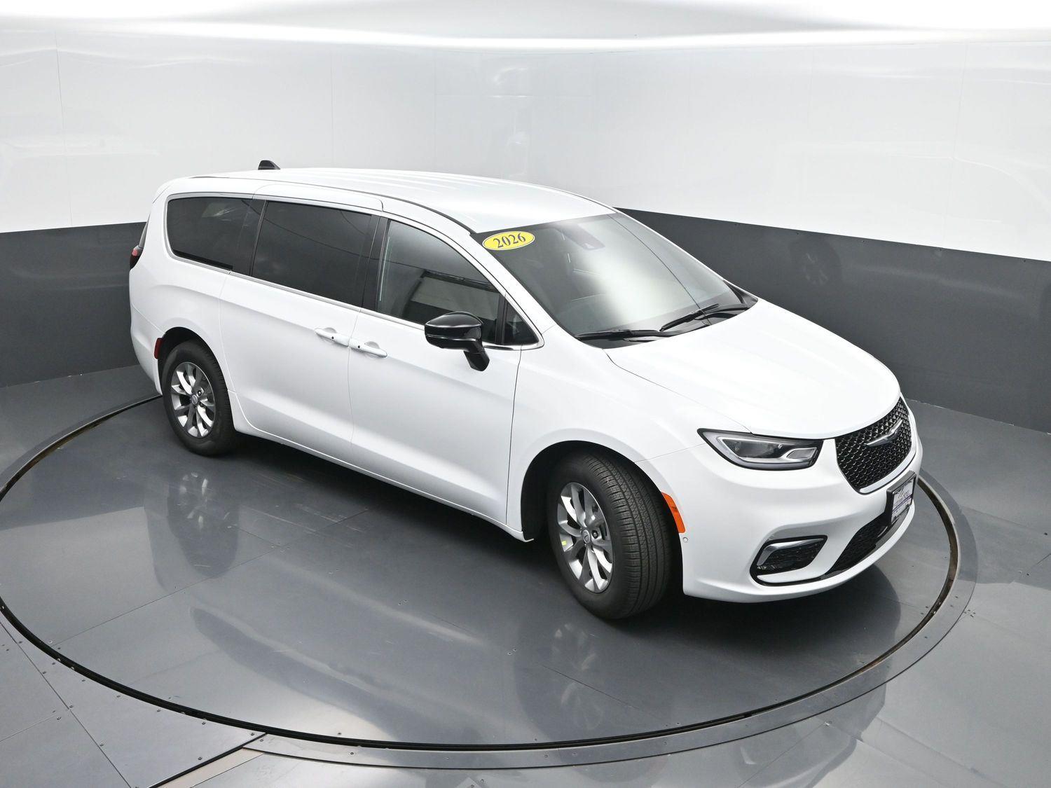 New 2026 Bright White Clearcoat Chrysler Select image 41