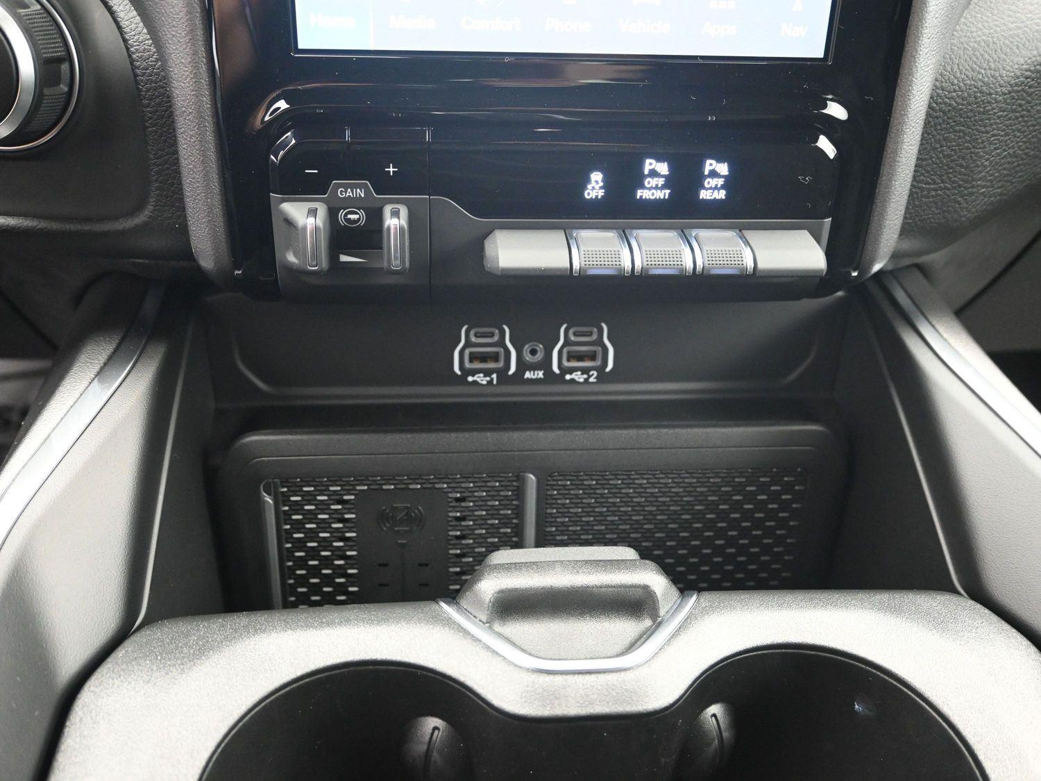 New 2026 Billet Silver Metallic Clearcoat Ram Big Horn image 29