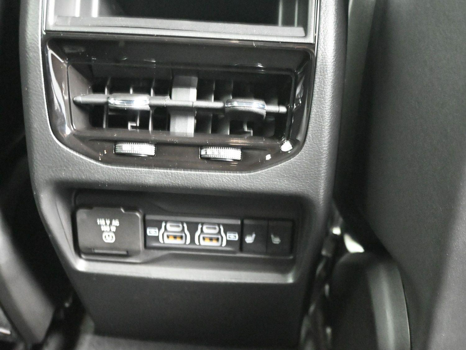 New 2025 Baltic Gray Metallic Clearcoat Jeep Limited image 12