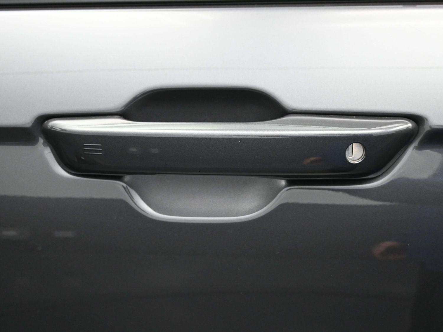 New 2025 Baltic Gray Metallic Clearcoat Jeep Limited image 16