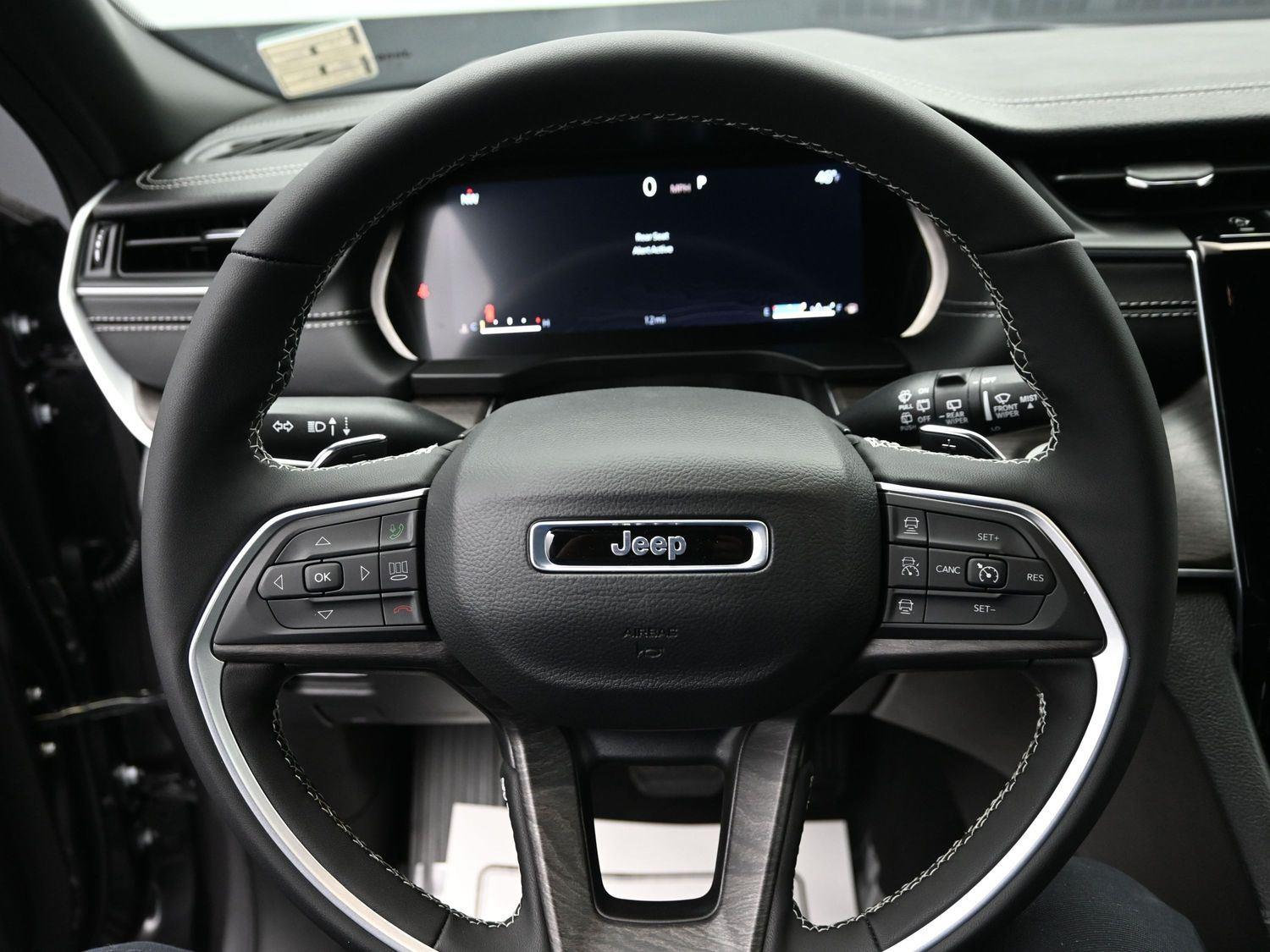 New 2025 Baltic Gray Metallic Clearcoat Jeep Limited image 20