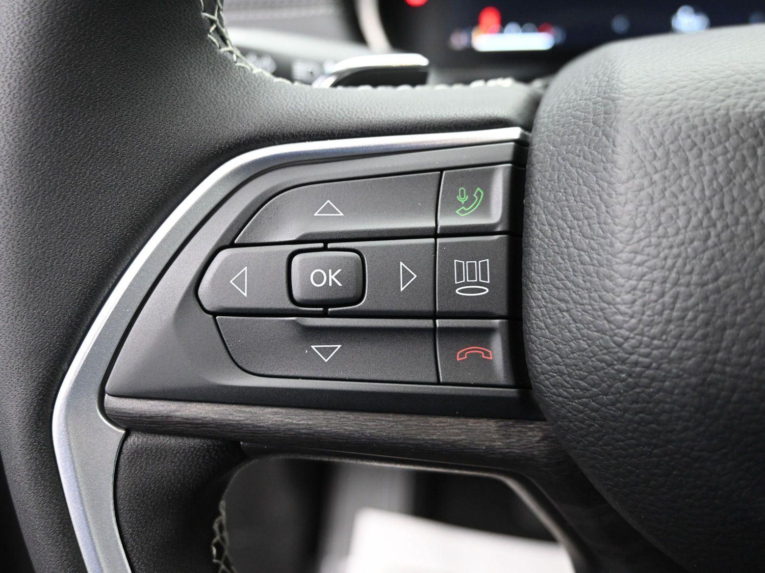 New 2025 Baltic Gray Metallic Clearcoat Jeep Limited image 21