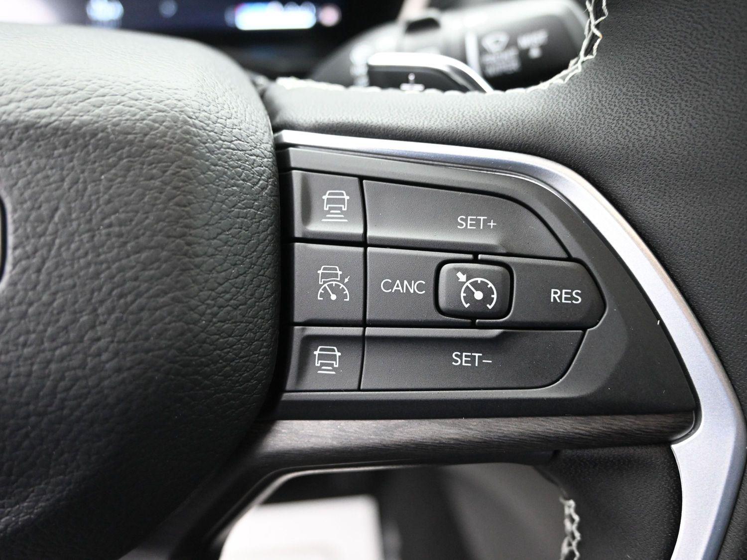 New 2025 Baltic Gray Metallic Clearcoat Jeep Limited image 22