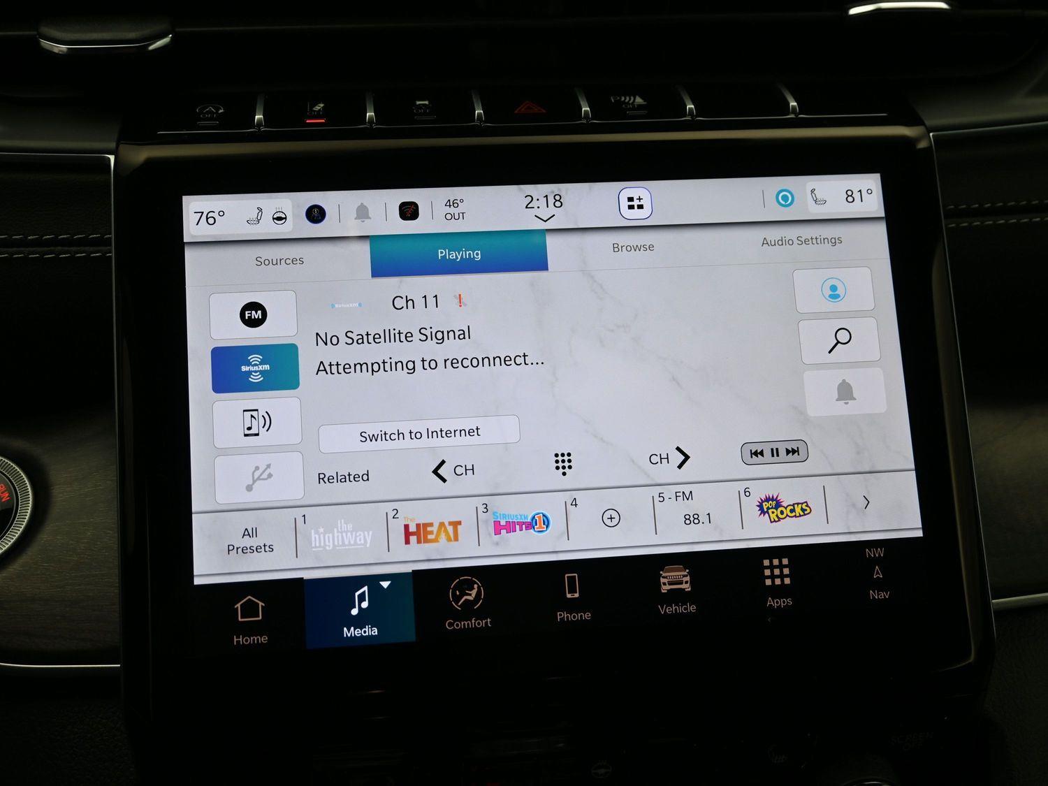 New 2025 Baltic Gray Metallic Clearcoat Jeep Limited image 25