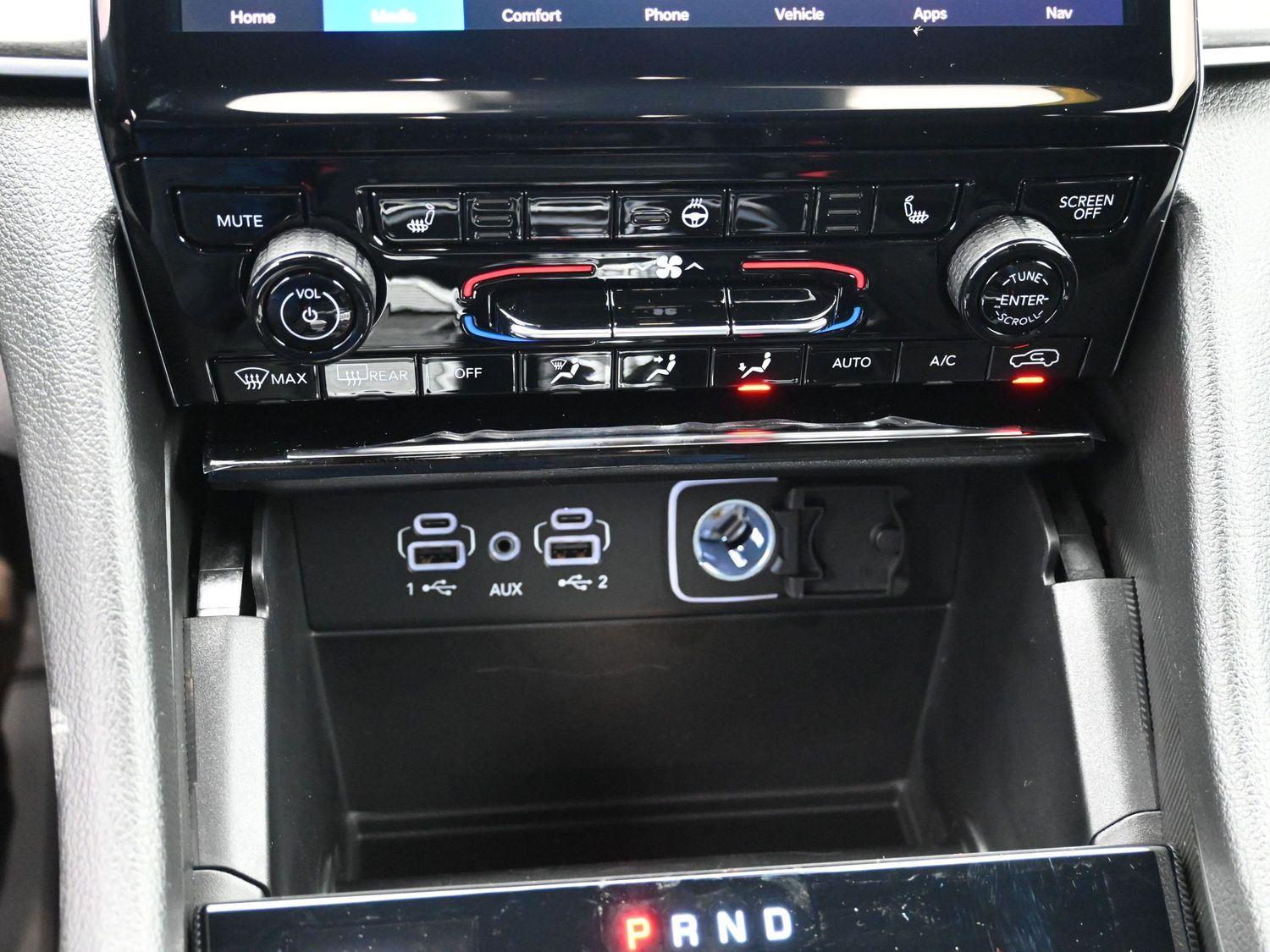 New 2025 Baltic Gray Metallic Clearcoat Jeep Limited image 27