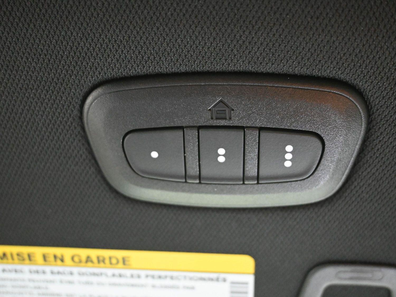 New 2025 Baltic Gray Metallic Clearcoat Jeep Limited image 30