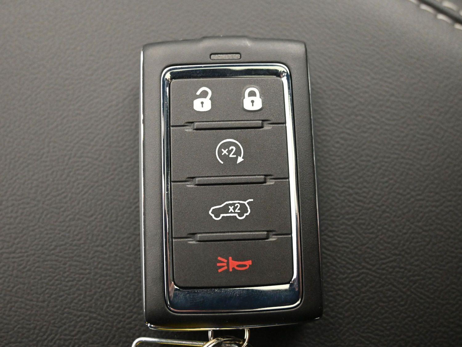 New 2025 Baltic Gray Metallic Clearcoat Jeep Limited image 31