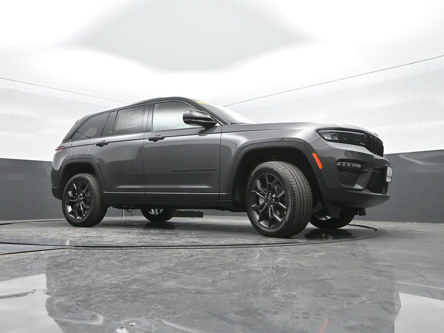 New 2025 Baltic Gray Metallic Clearcoat Jeep Limited image 35