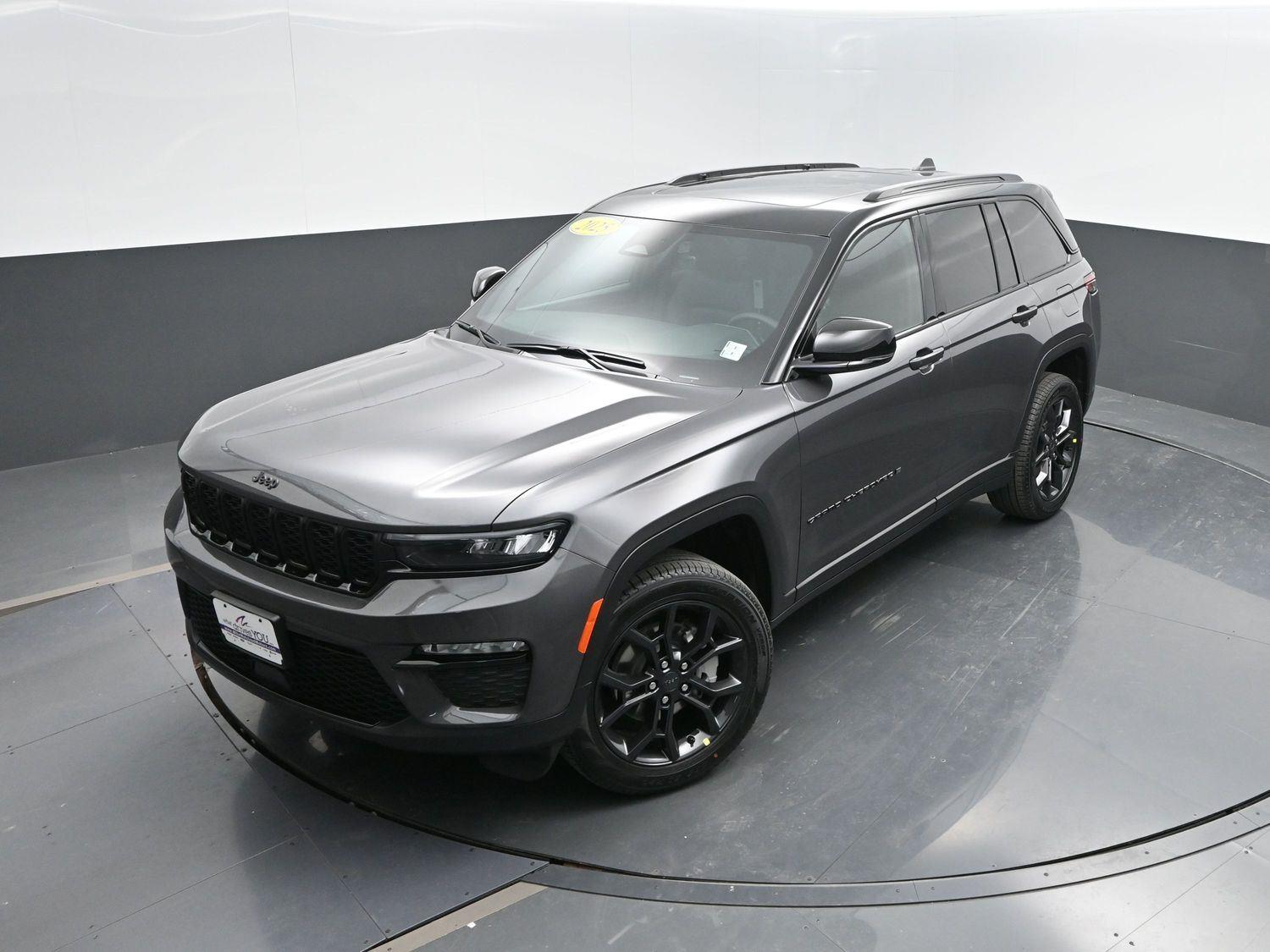 New 2025 Baltic Gray Metallic Clearcoat Jeep Limited image 36