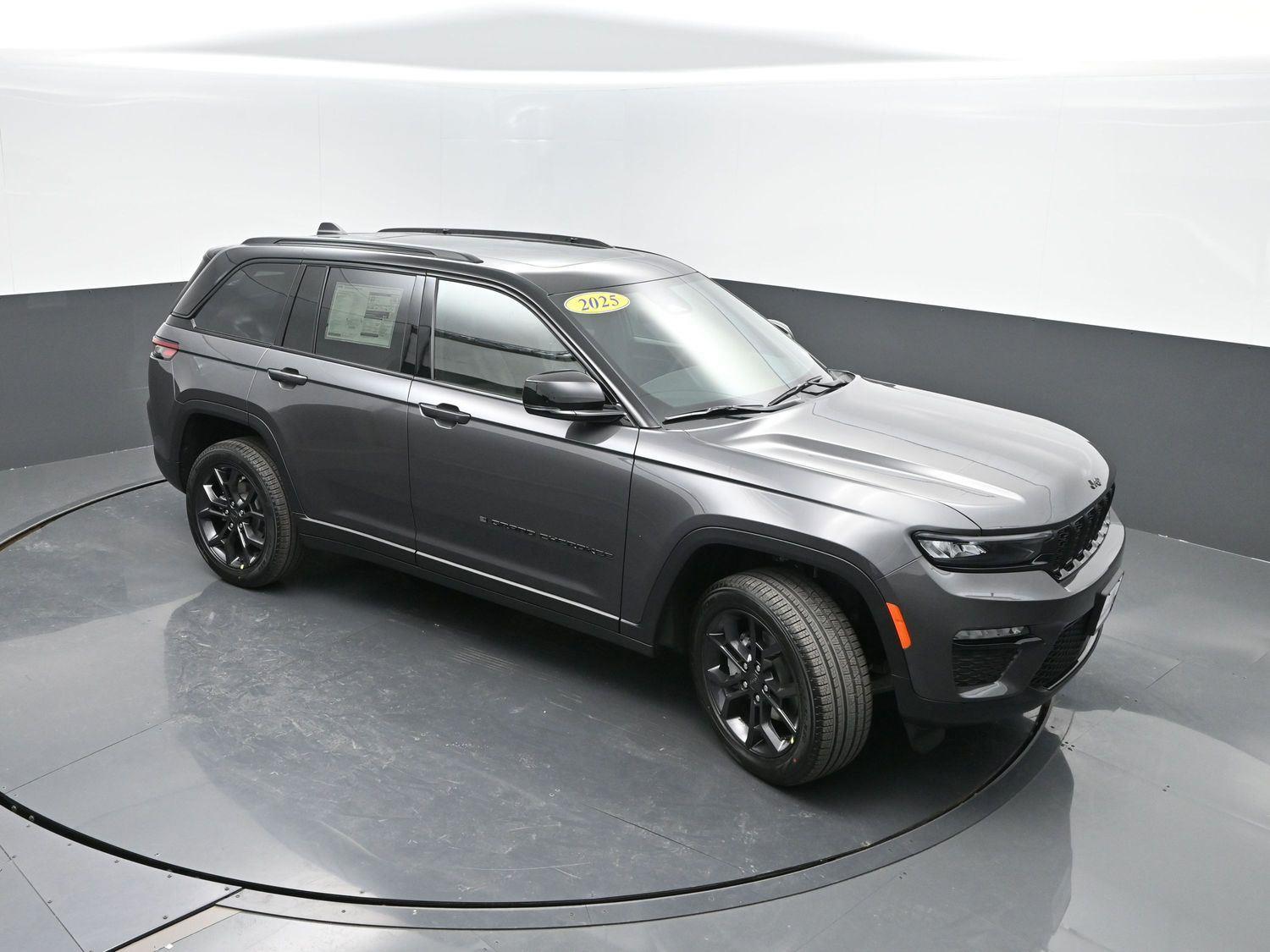 New 2025 Baltic Gray Metallic Clearcoat Jeep Limited image 39