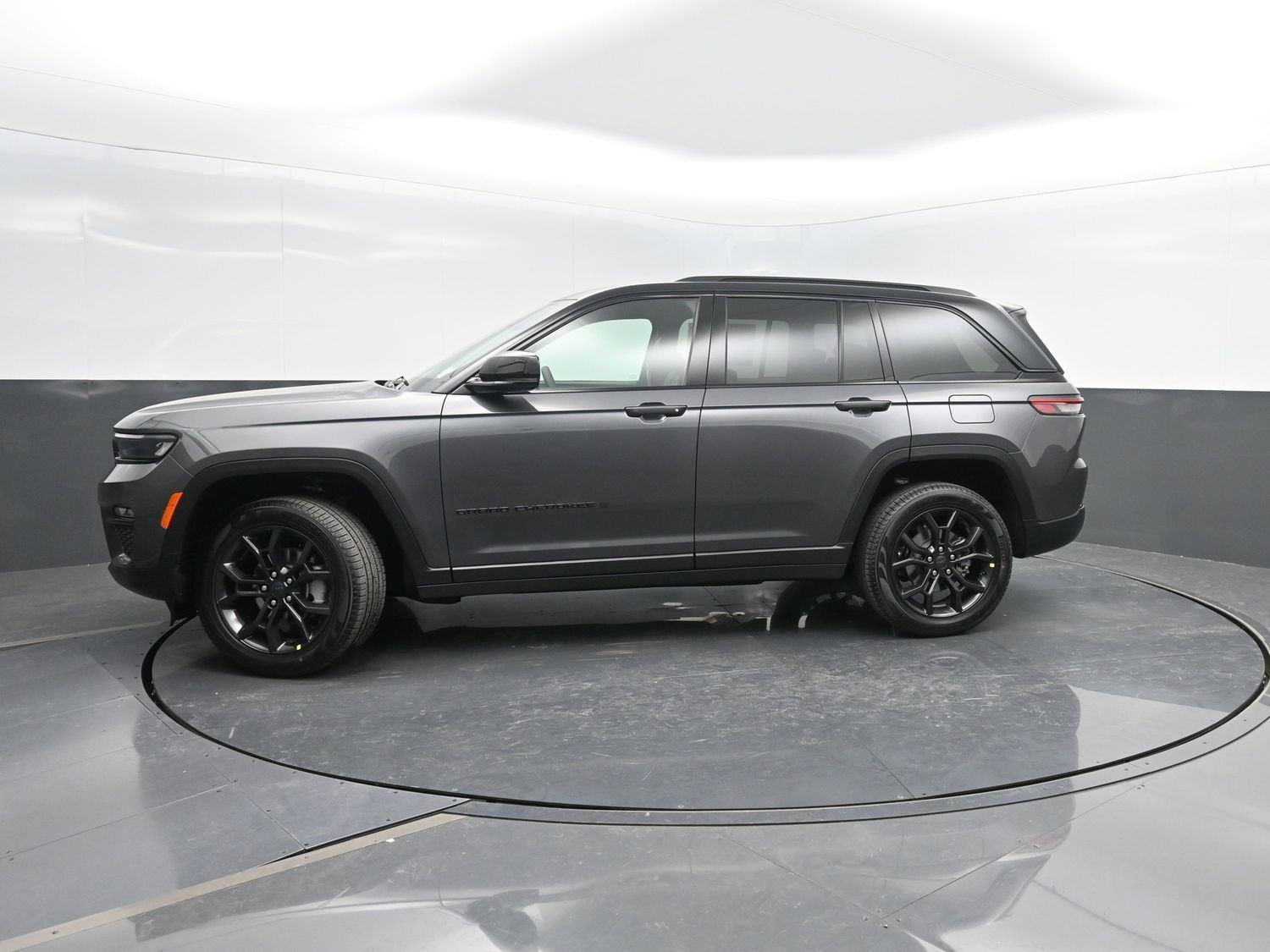 New 2025 Baltic Gray Metallic Clearcoat Jeep Limited image 41