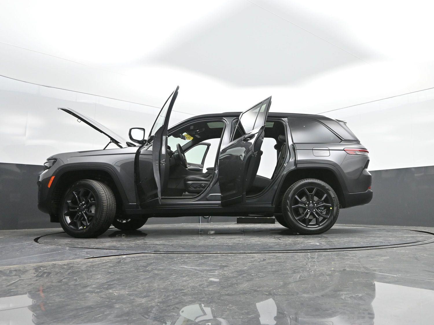 New 2025 Baltic Gray Metallic Clearcoat Jeep Limited image 50