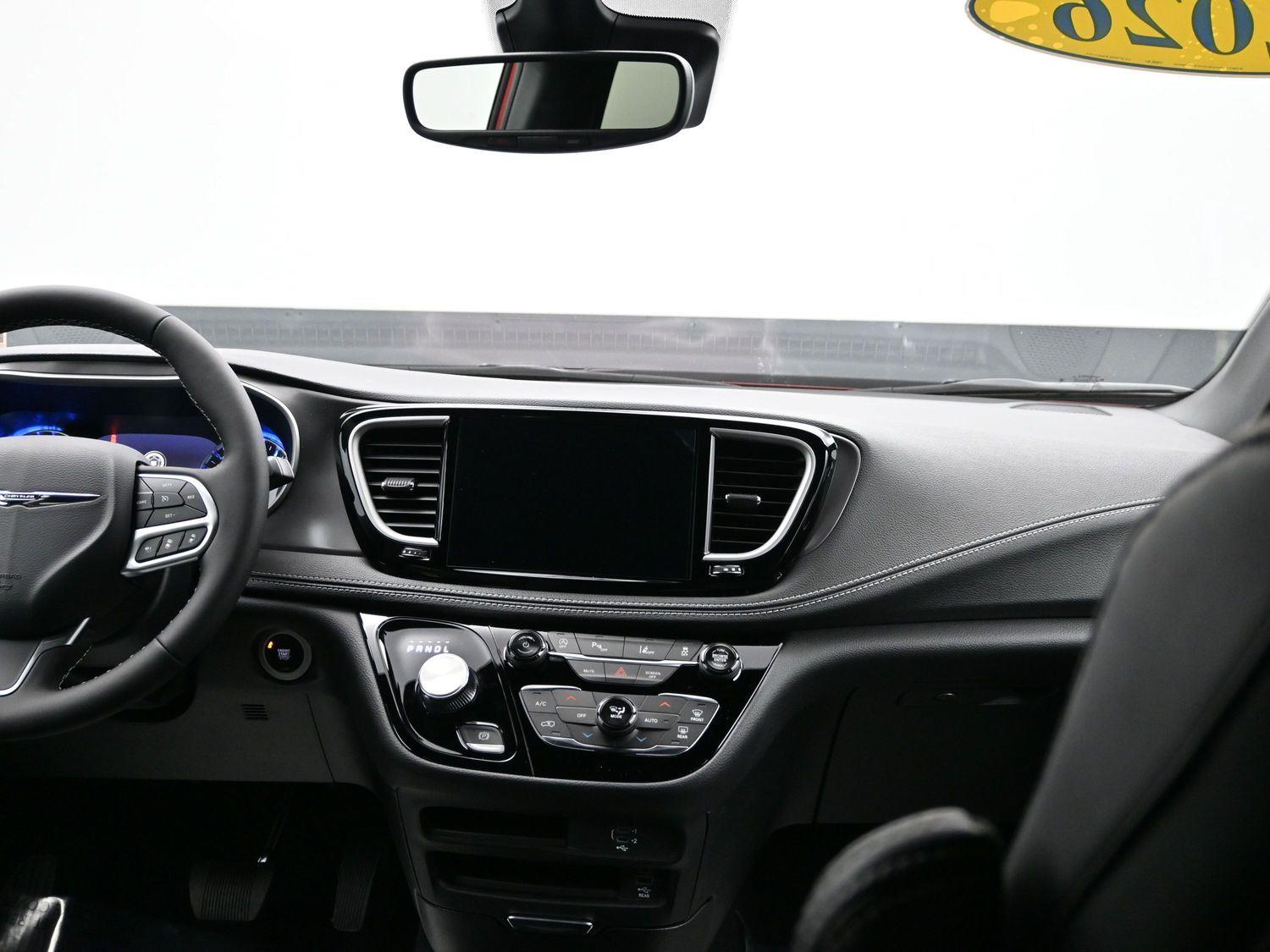 New 2026 Red Hot Pearlcoat Chrysler Select image 13