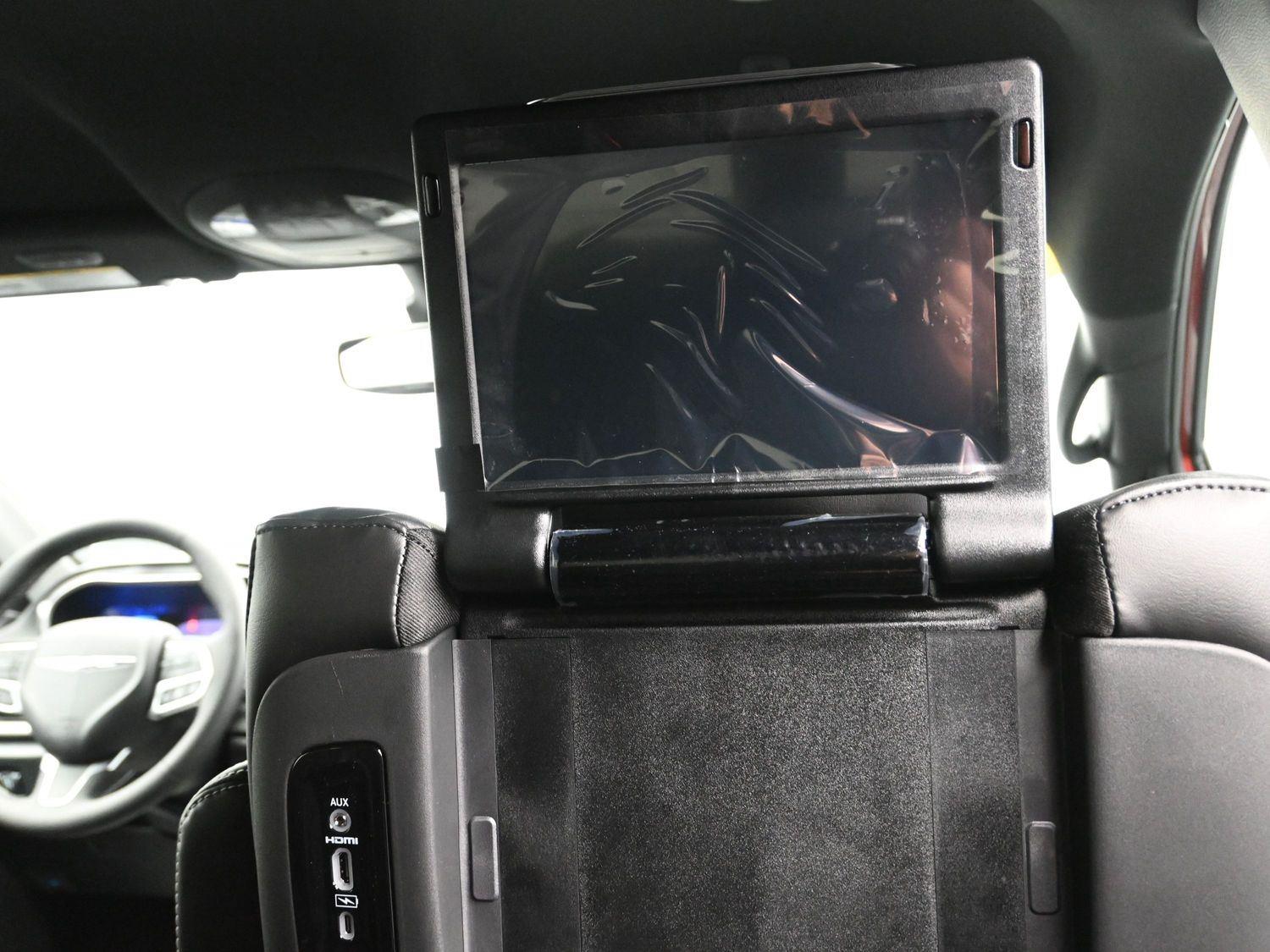 New 2026 Red Hot Pearlcoat Chrysler Select image 14