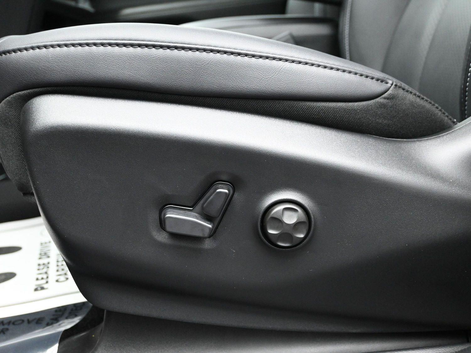 New 2026 Red Hot Pearlcoat Chrysler Select image 20