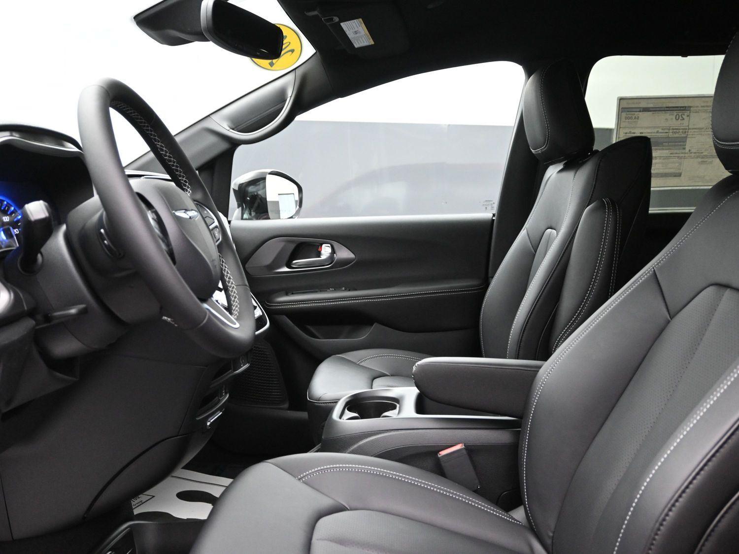 New 2026 Red Hot Pearlcoat Chrysler Select image 21