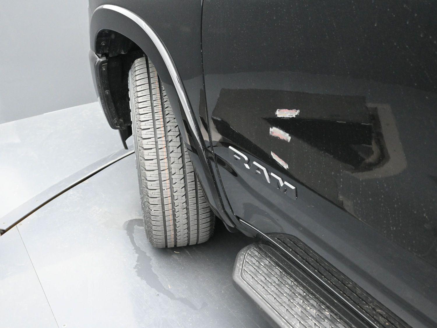 New 2026 Diamond Black Crystal Pearlcoat Ram Big Horn image 5