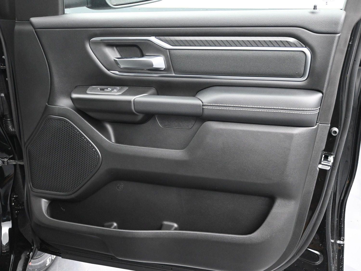 New 2026 Diamond Black Crystal Pearlcoat Ram Big Horn image 8