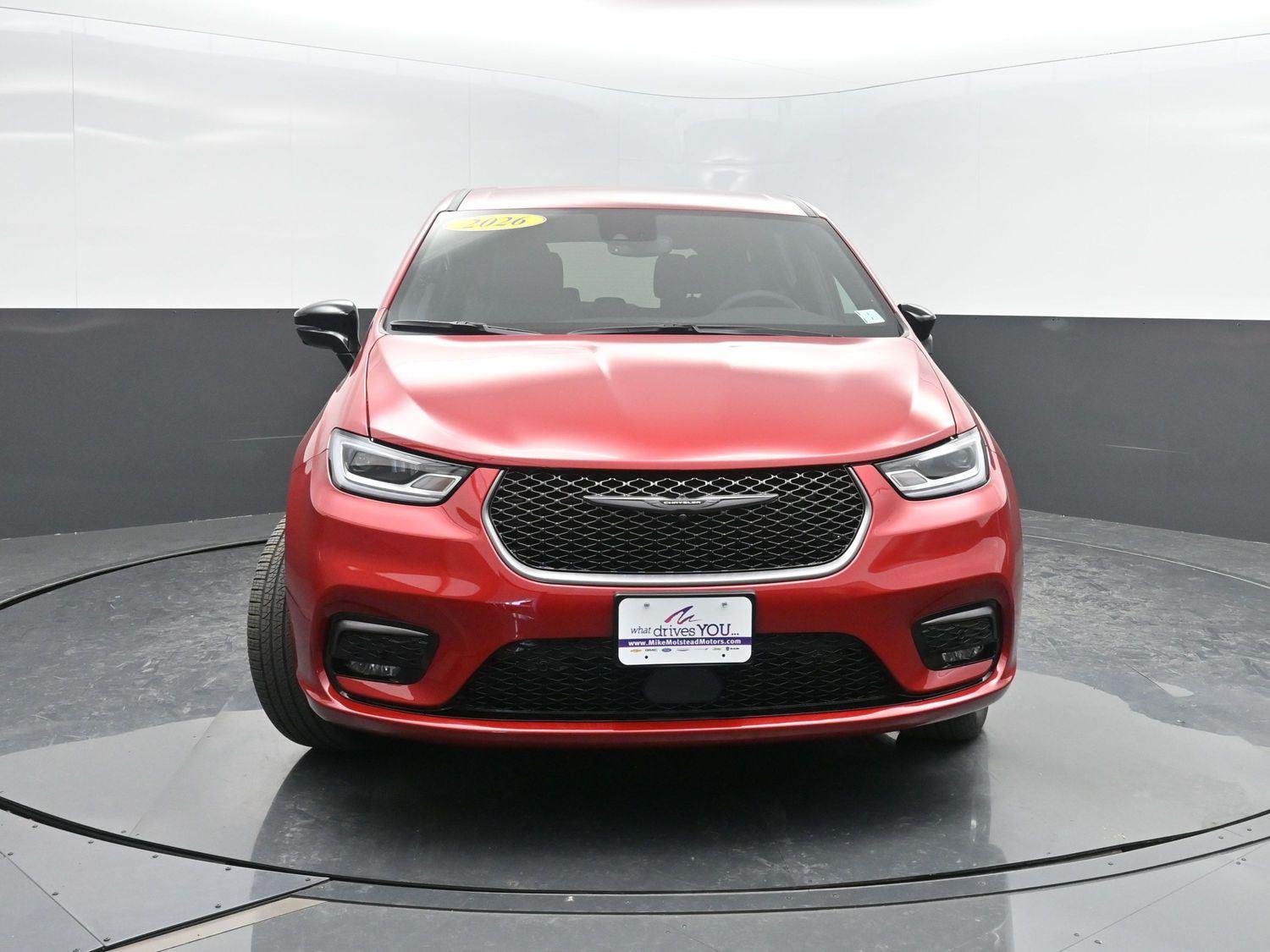 New 2026 Red Hot Pearlcoat Chrysler Select image 41