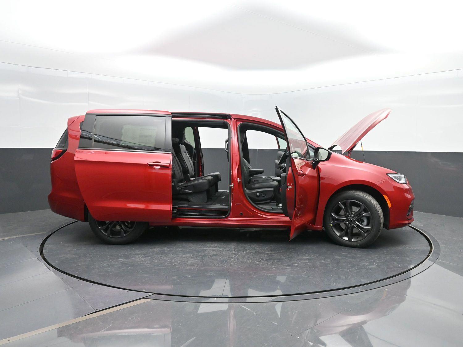 New 2026 Red Hot Pearlcoat Chrysler Select image 46