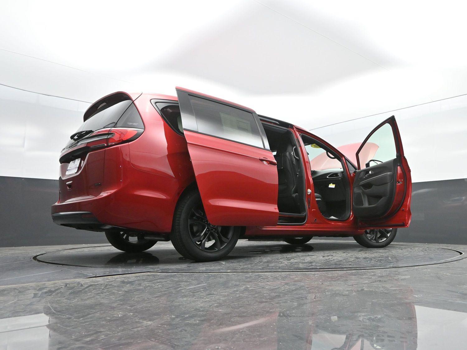 New 2026 Red Hot Pearlcoat Chrysler Select image 48