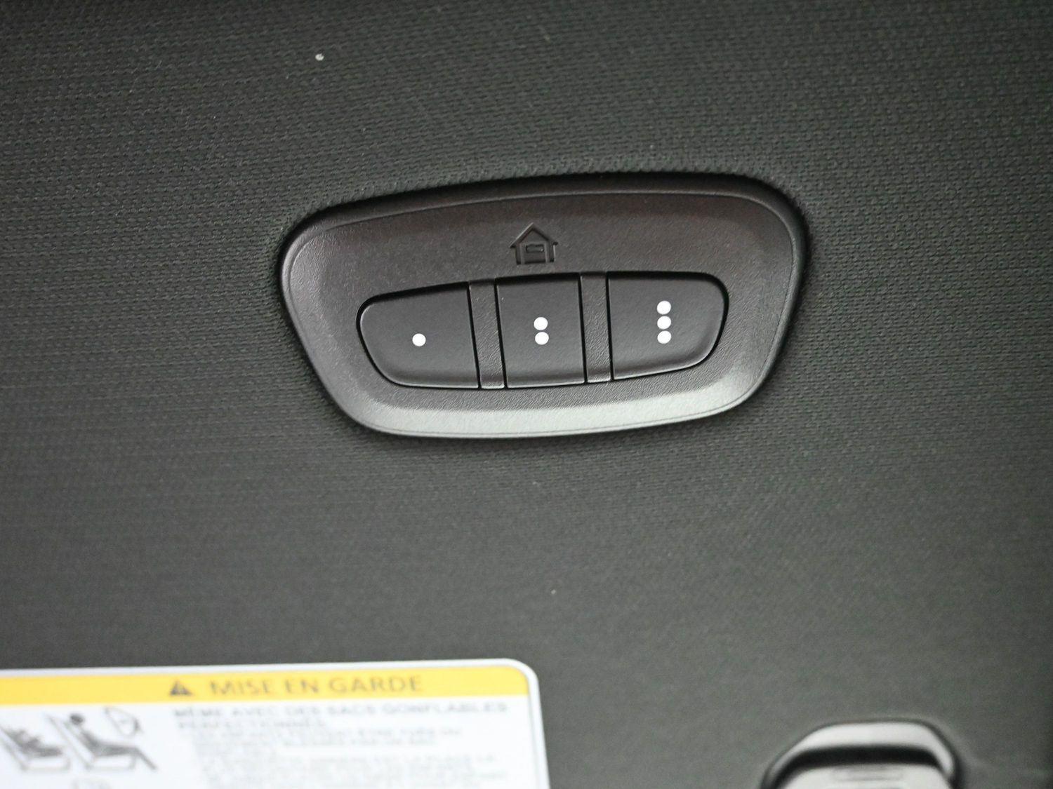 New 2026 Diamond Black Crystal Pearlcoat Ram Big Horn image 32