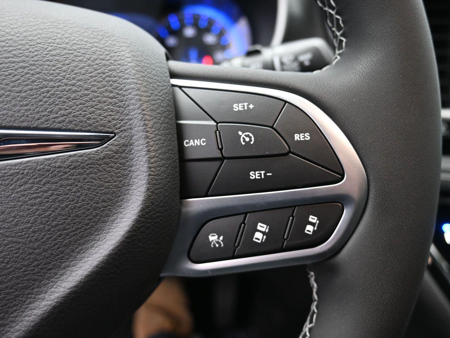 New 2026 Bright White Clearcoat Chrysler Select image 25