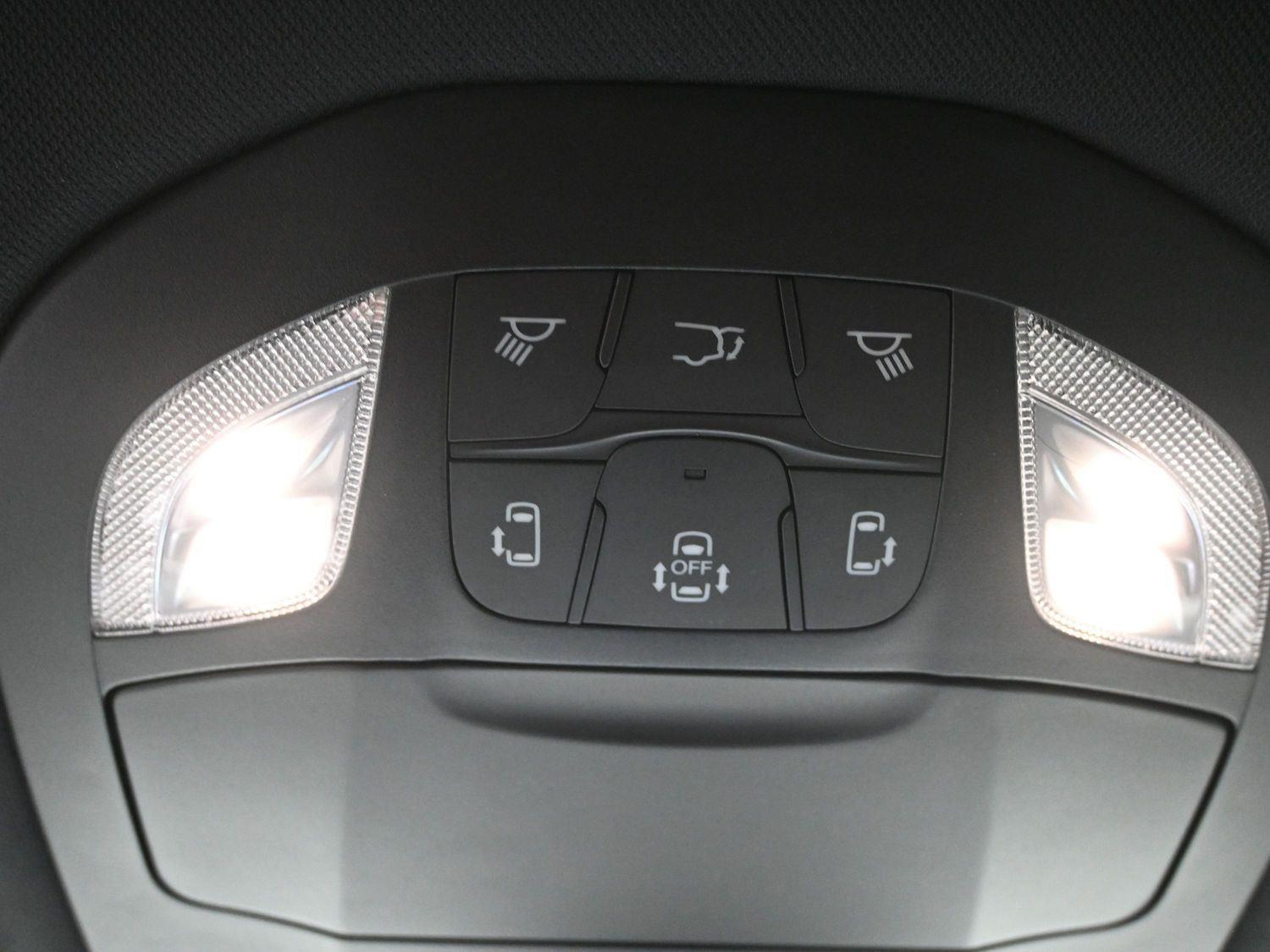 New 2026 Bright White Clearcoat Chrysler Select image 31