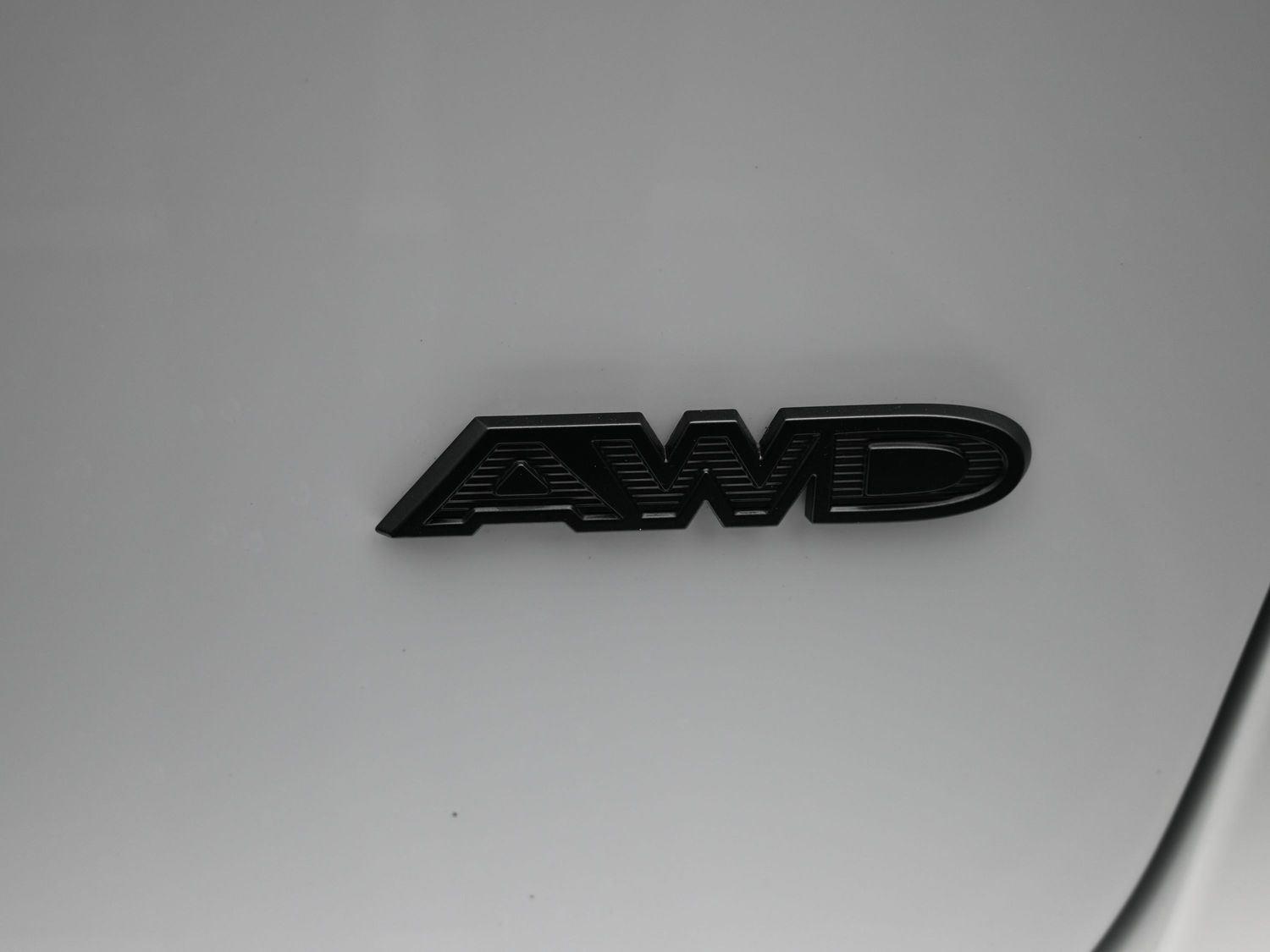 New 2026 Bright White Clearcoat Chrysler Select image 15