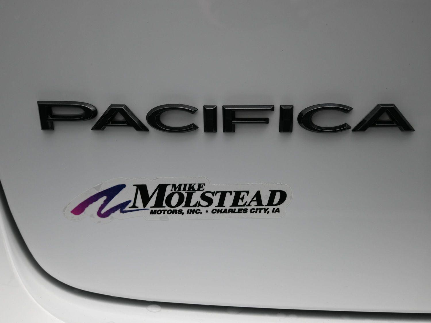 New 2026 Bright White Clearcoat Chrysler Select image 16