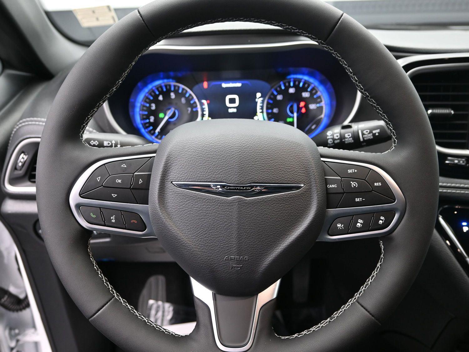 New 2026 Bright White Clearcoat Chrysler Select image 23