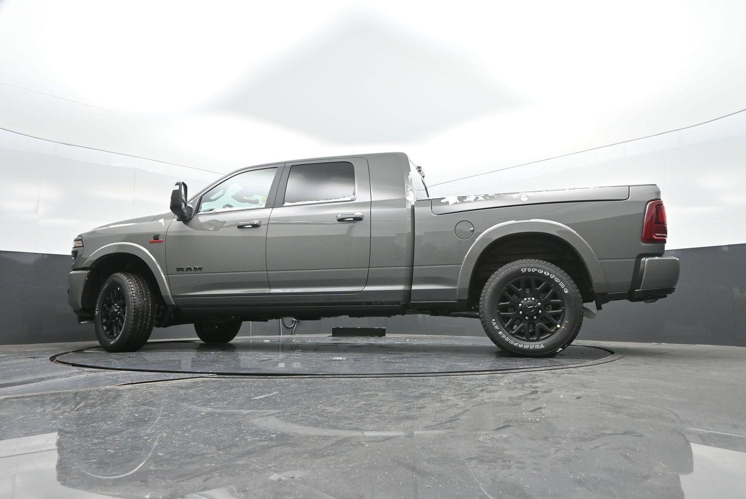 New 2026 Ceramic Gray Clearcoat Ram Limited image 40