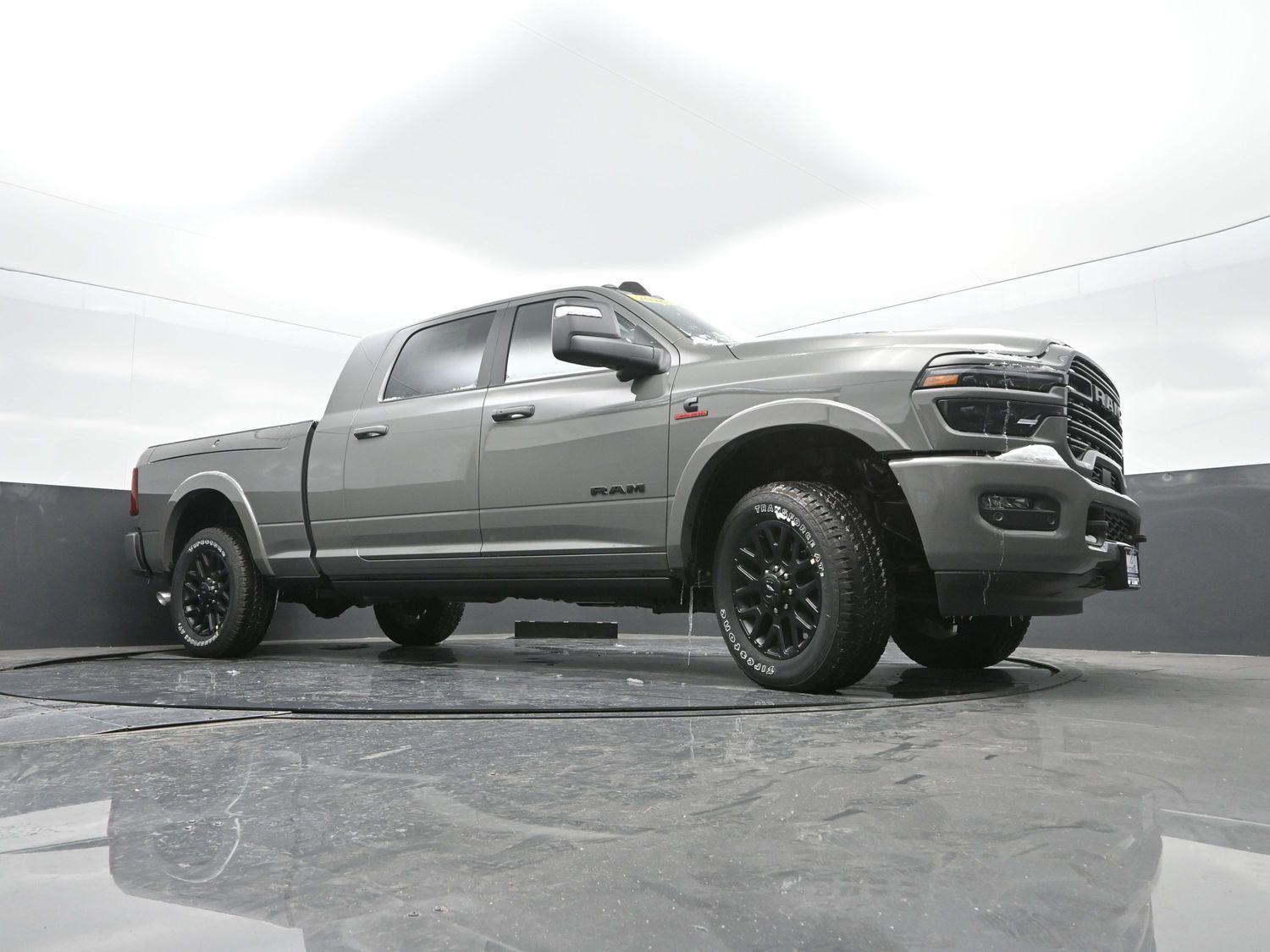 New 2026 Ceramic Gray Clearcoat Ram Limited image 42