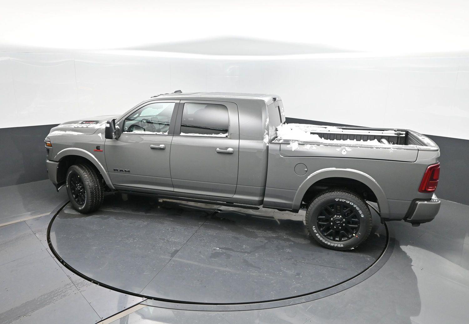 New 2026 Ceramic Gray Clearcoat Ram Limited image 44