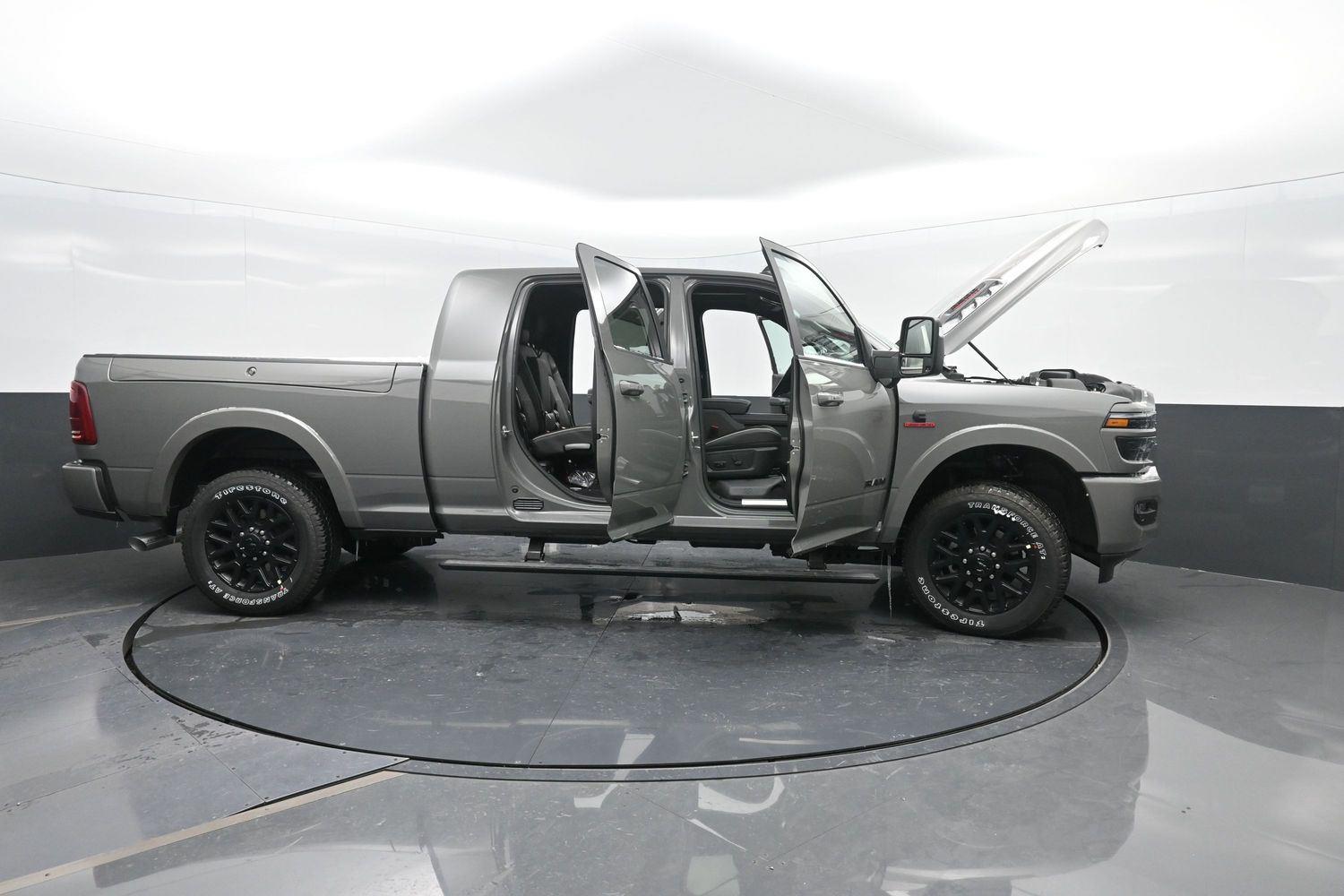 New 2026 Ceramic Gray Clearcoat Ram Limited image 54