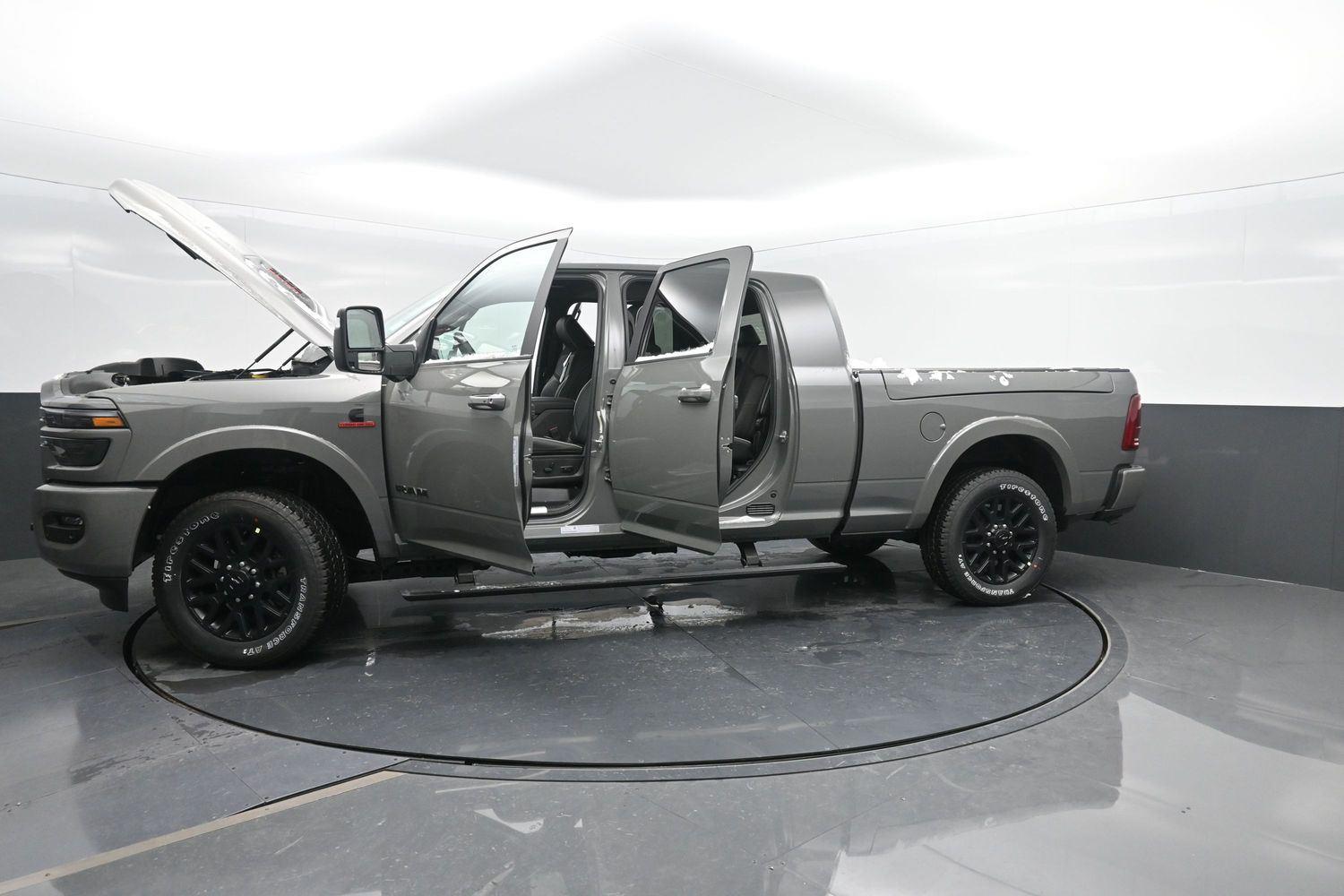 New 2026 Ceramic Gray Clearcoat Ram Limited image 55