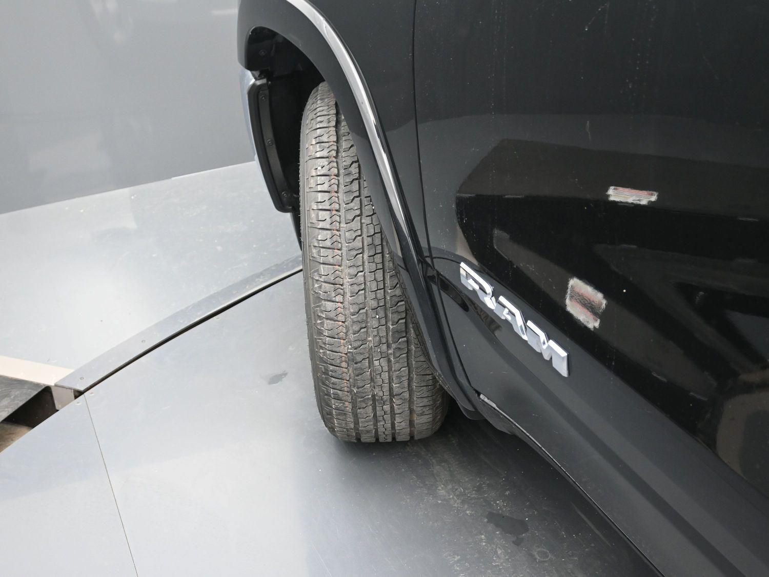 New 2026 Diamond Black Crystal Pearlcoat Ram Big Horn image 6