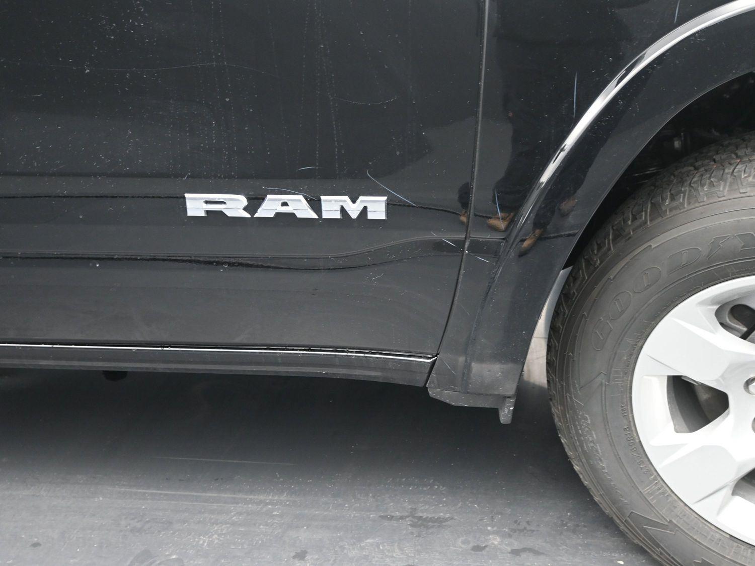 New 2026 Diamond Black Crystal Pearlcoat Ram Big Horn image 8