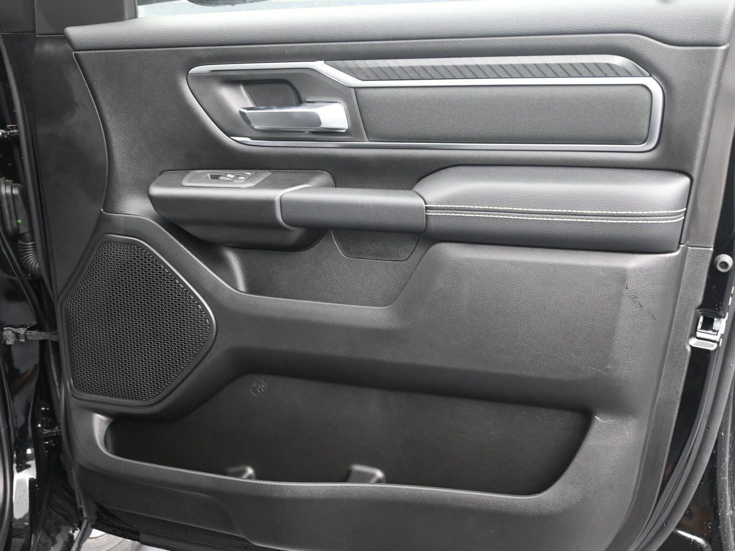 New 2026 Diamond Black Crystal Pearlcoat Ram Big Horn image 9