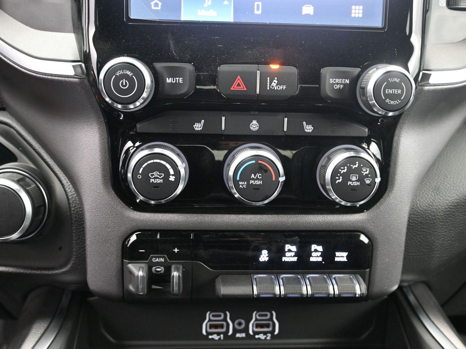 New 2026 Diamond Black Crystal Pearlcoat Ram Big Horn image 28