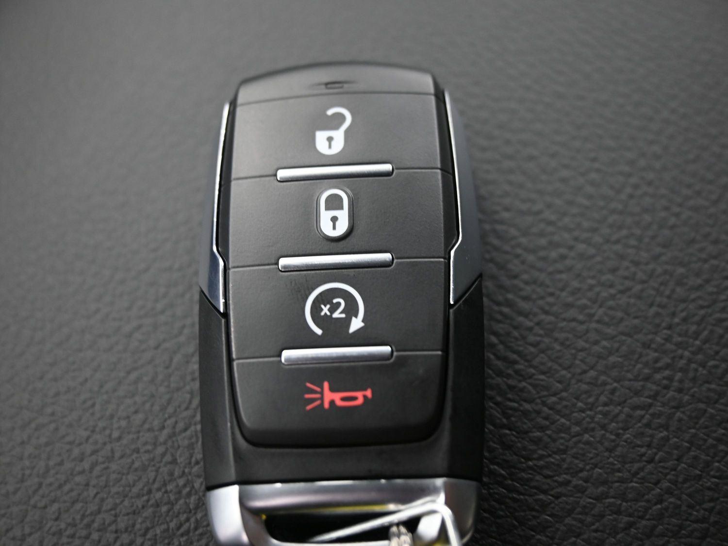 New 2026 Diamond Black Crystal Pearlcoat Ram Big Horn image 32