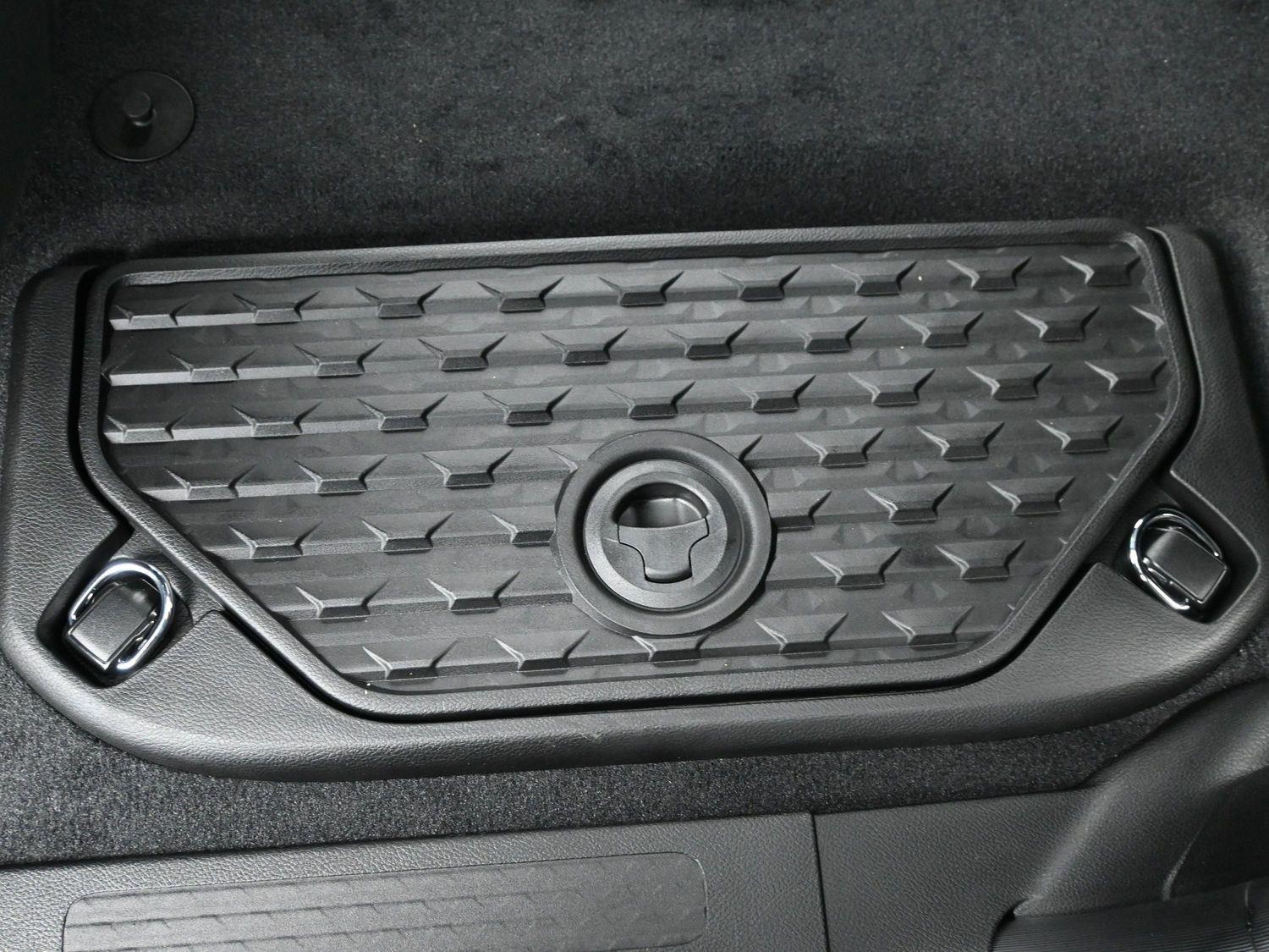 New 2026 Diamond Black Crystal Pearlcoat Ram Big Horn image 33