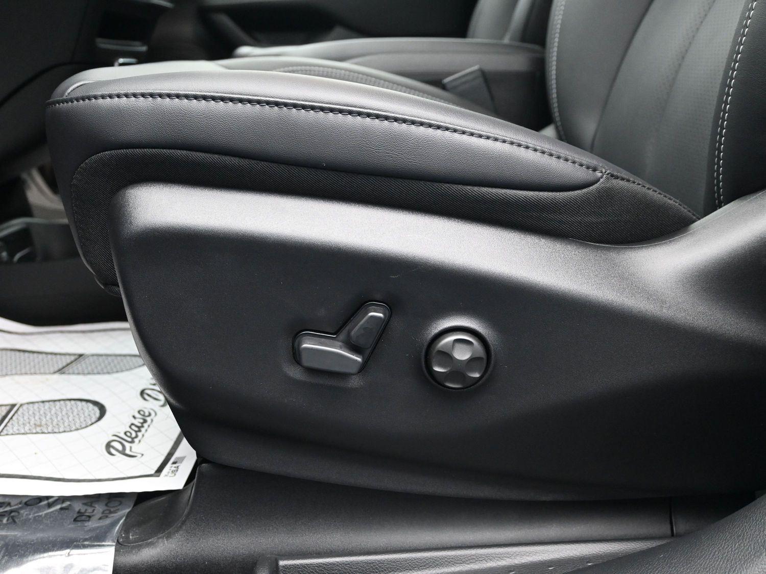 New 2026 Hydro Blue Pearlcoat Chrysler Select image 18