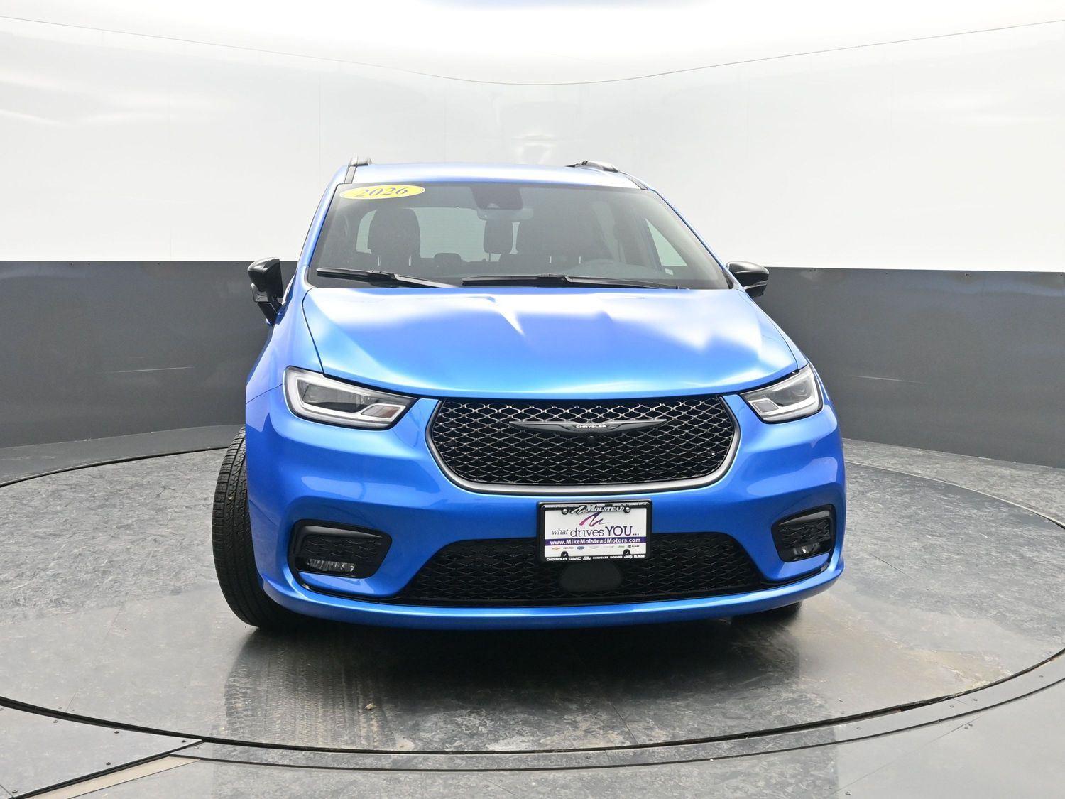 New 2026 Hydro Blue Pearlcoat Chrysler Select image 40