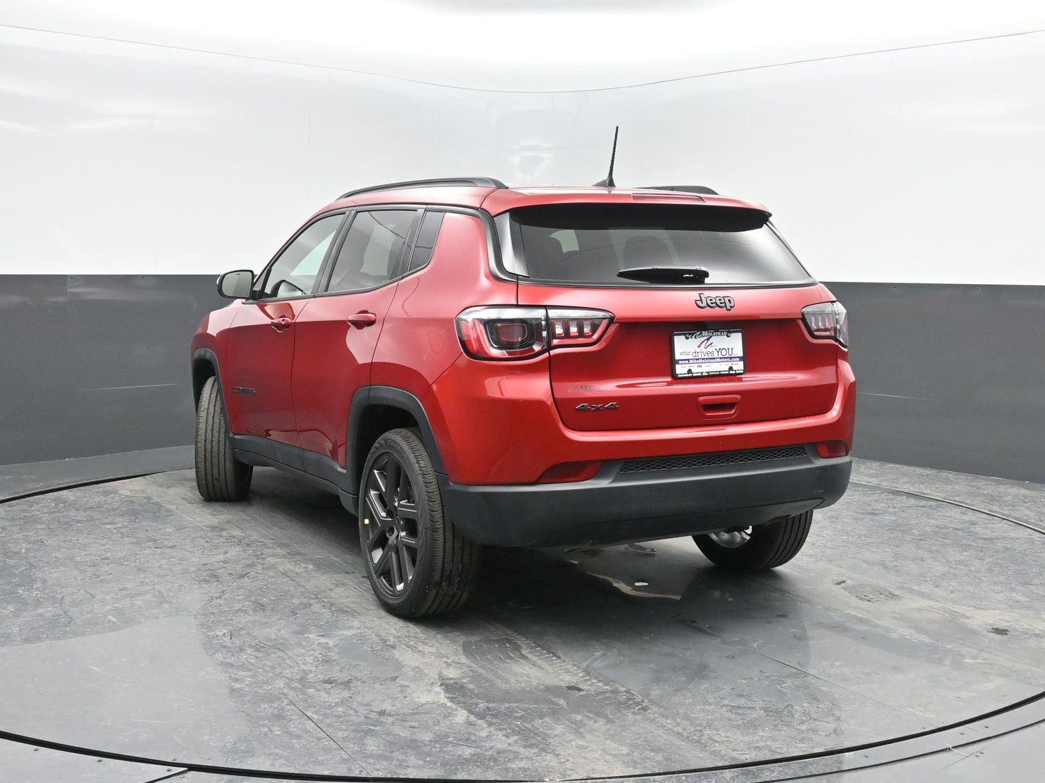 New 2026 Red Hot Pearlcoat Jeep Latitude image 36