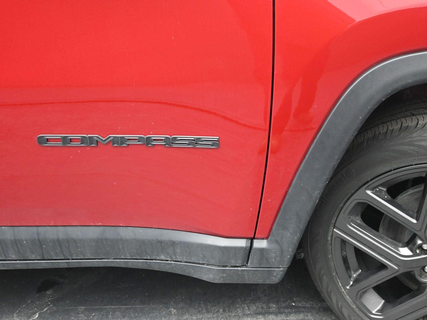 New 2026 Red Hot Pearlcoat Jeep Latitude image 6